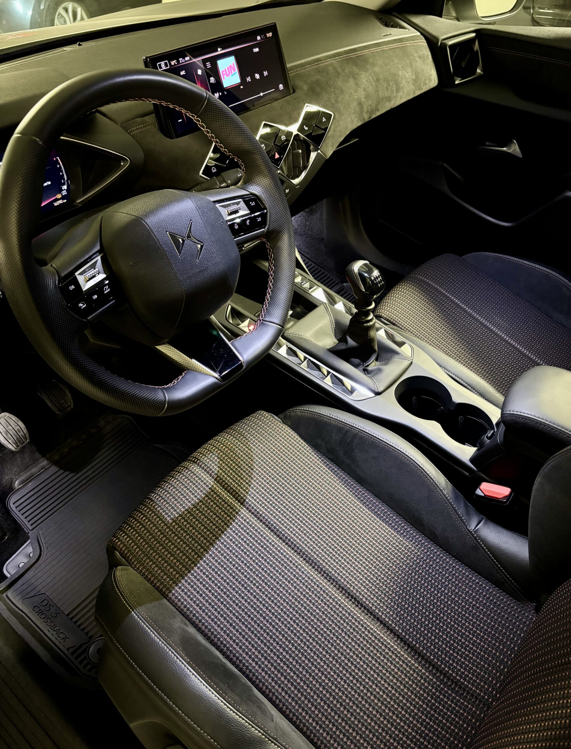 
								DS3 crossback Performance line full									