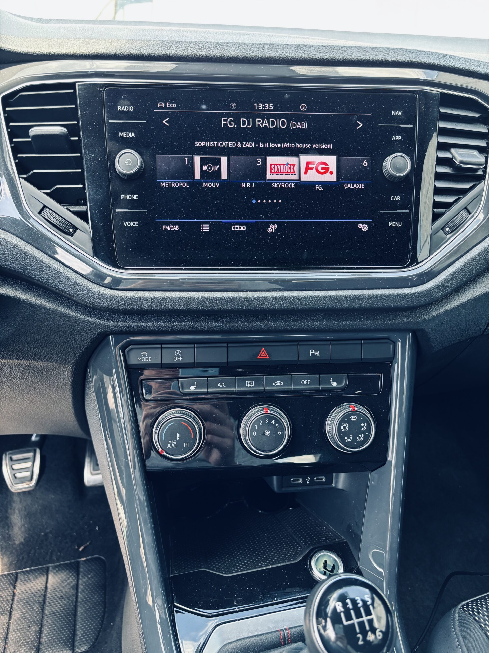 
								Volkswagen T-Roc 1.5L TSI 150 Evo Active full									