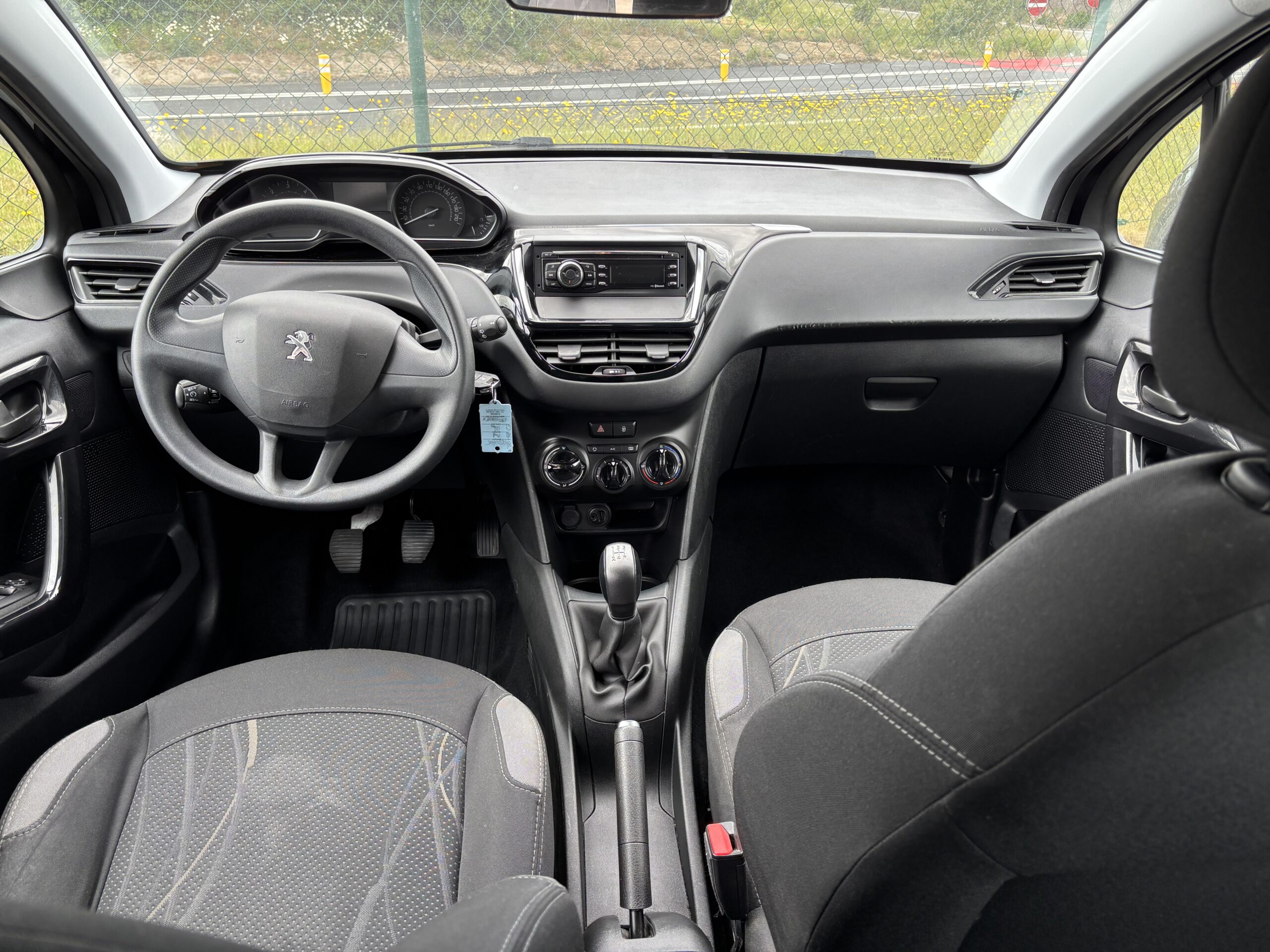 
								Peugeot 208 1L6 BlueHDI 75cv full									