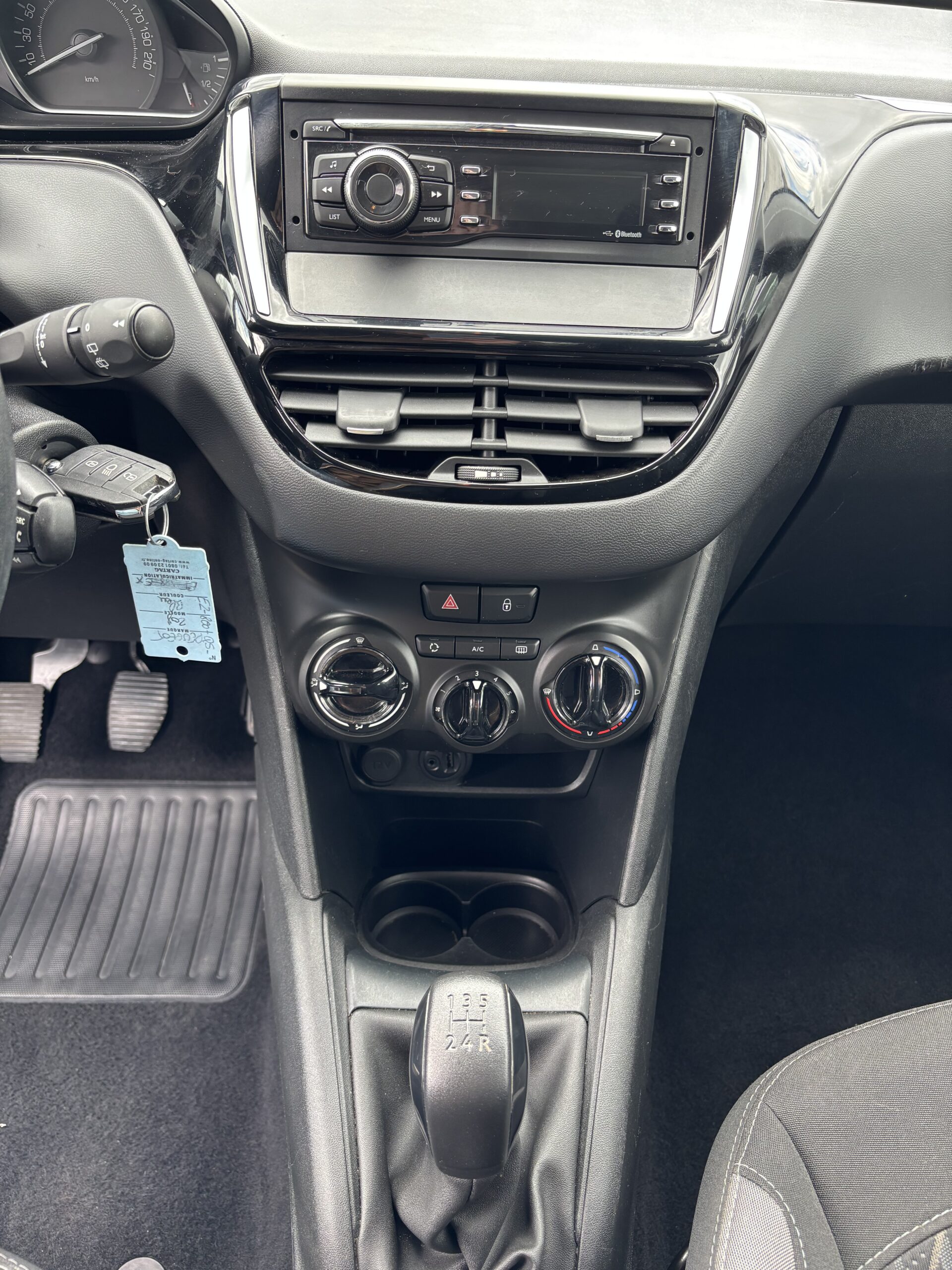 
								Peugeot 208 1L6 BlueHDI 75cv full									