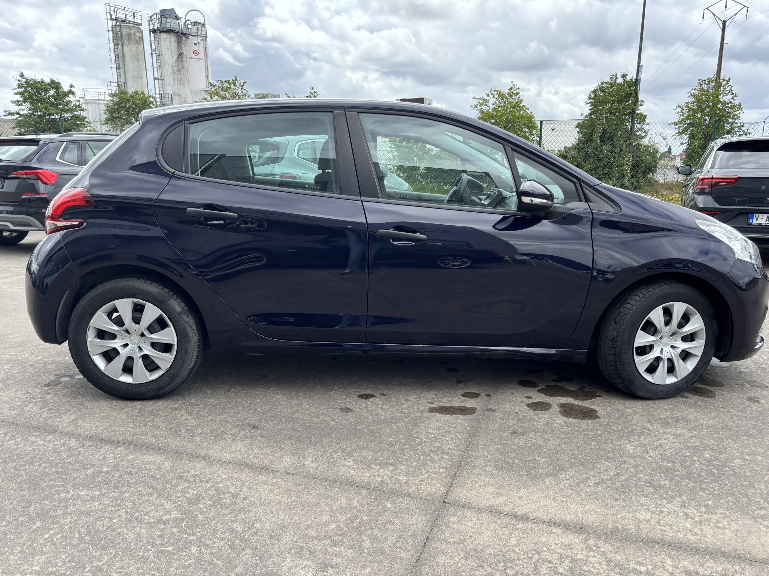 
								Peugeot 208 1L6 BlueHDI 75cv full									