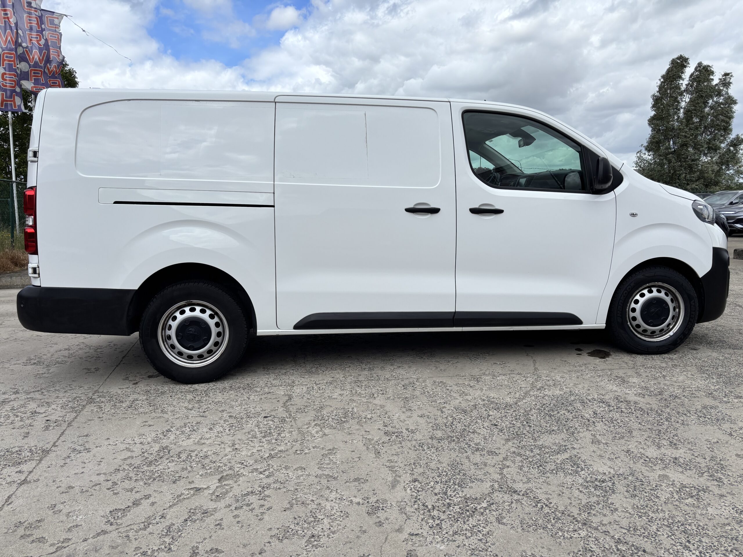 
								Peugeot Expert 2L BlueHDI 120 Asphalt Long full									