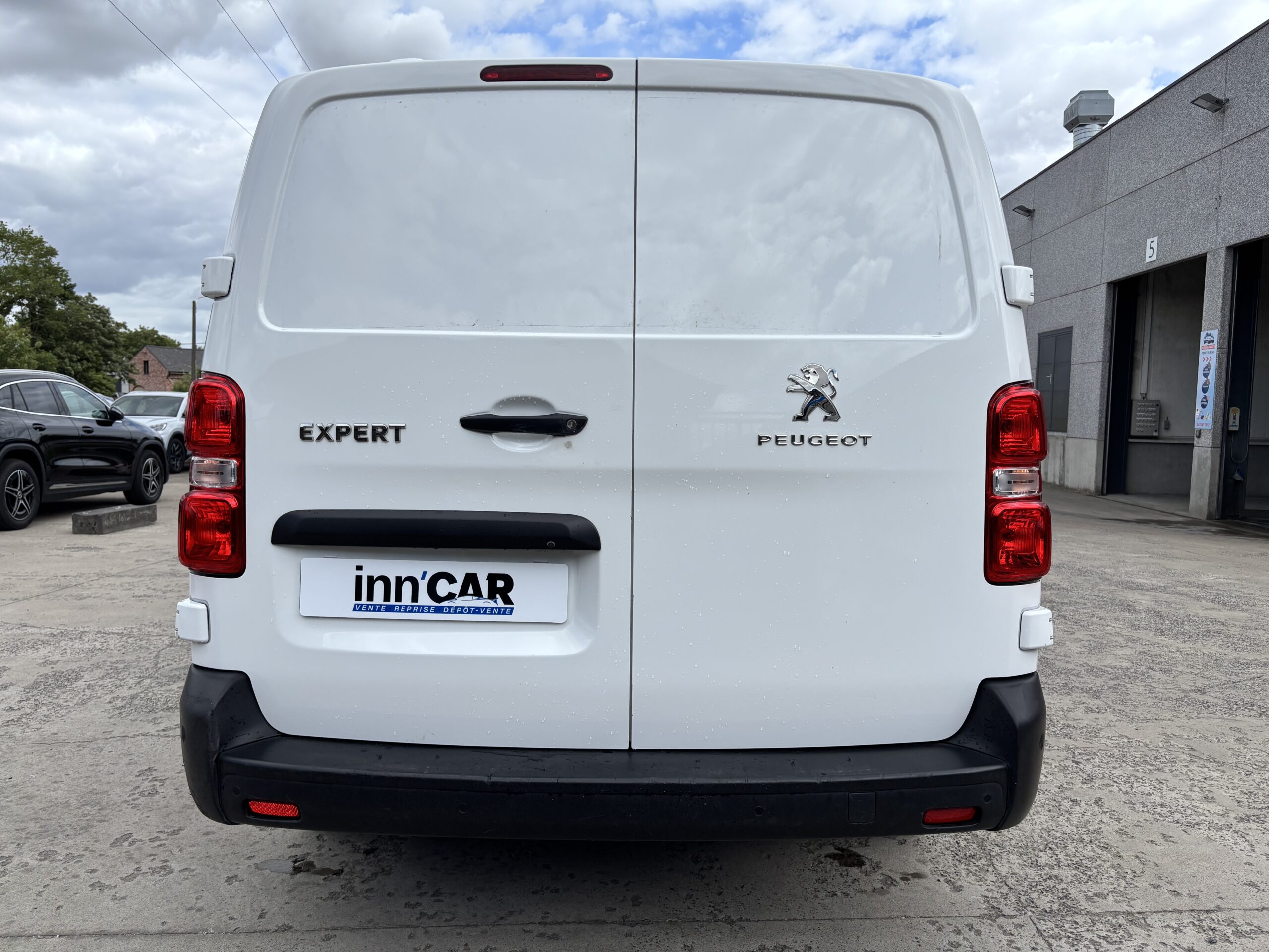
								Peugeot Expert 2L BlueHDI 120 Asphalt Long full									