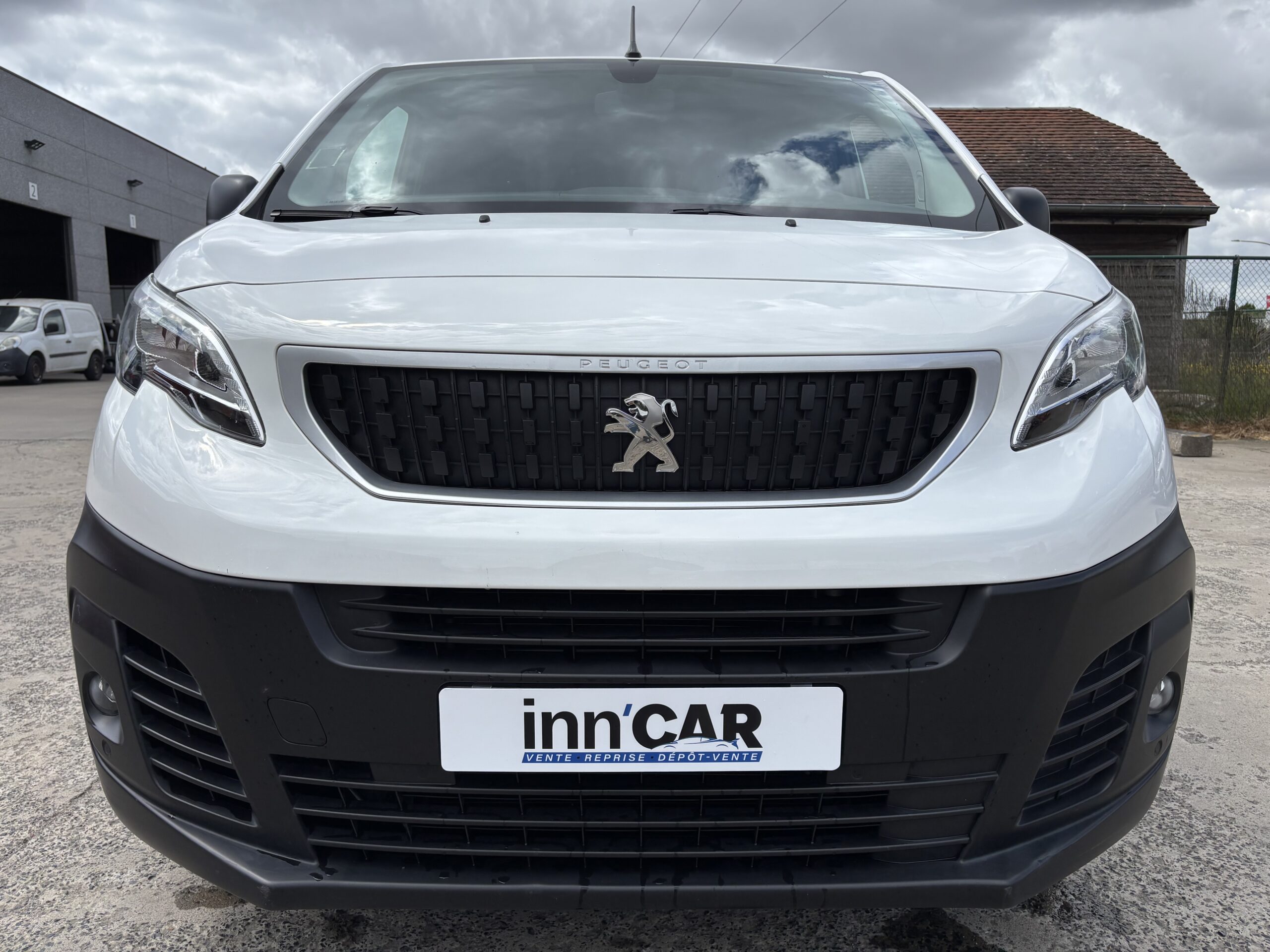 
								Peugeot Expert 2L BlueHDI 120 Asphalt Long full									