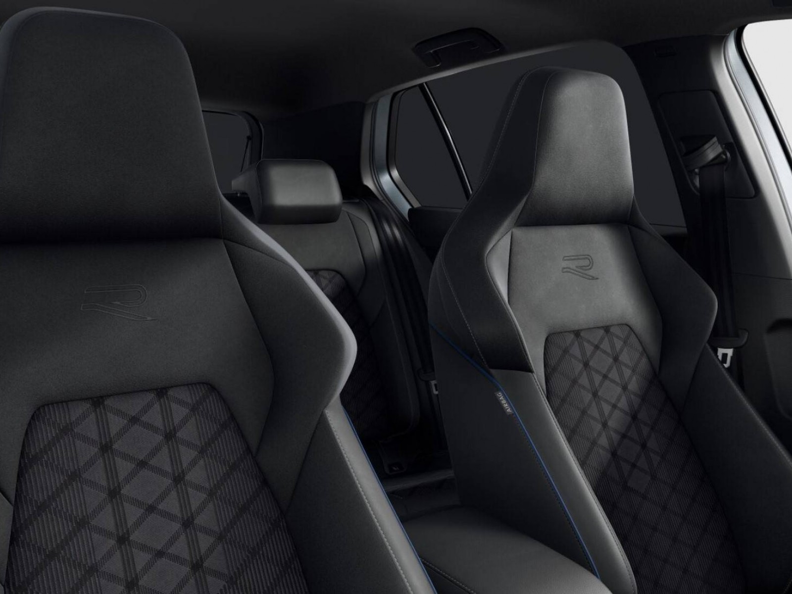 
								Volkswagen Golf 2.0 TDI 150 DSG7 R-line – 2025 full									