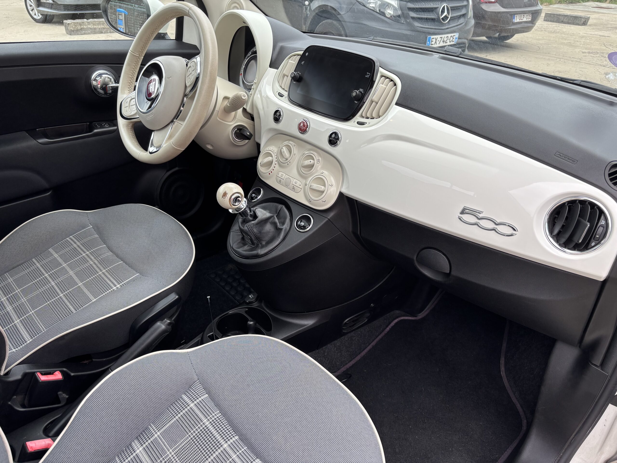 
								FIAT 500 – 1.2 8V 69 LOUNGE full									