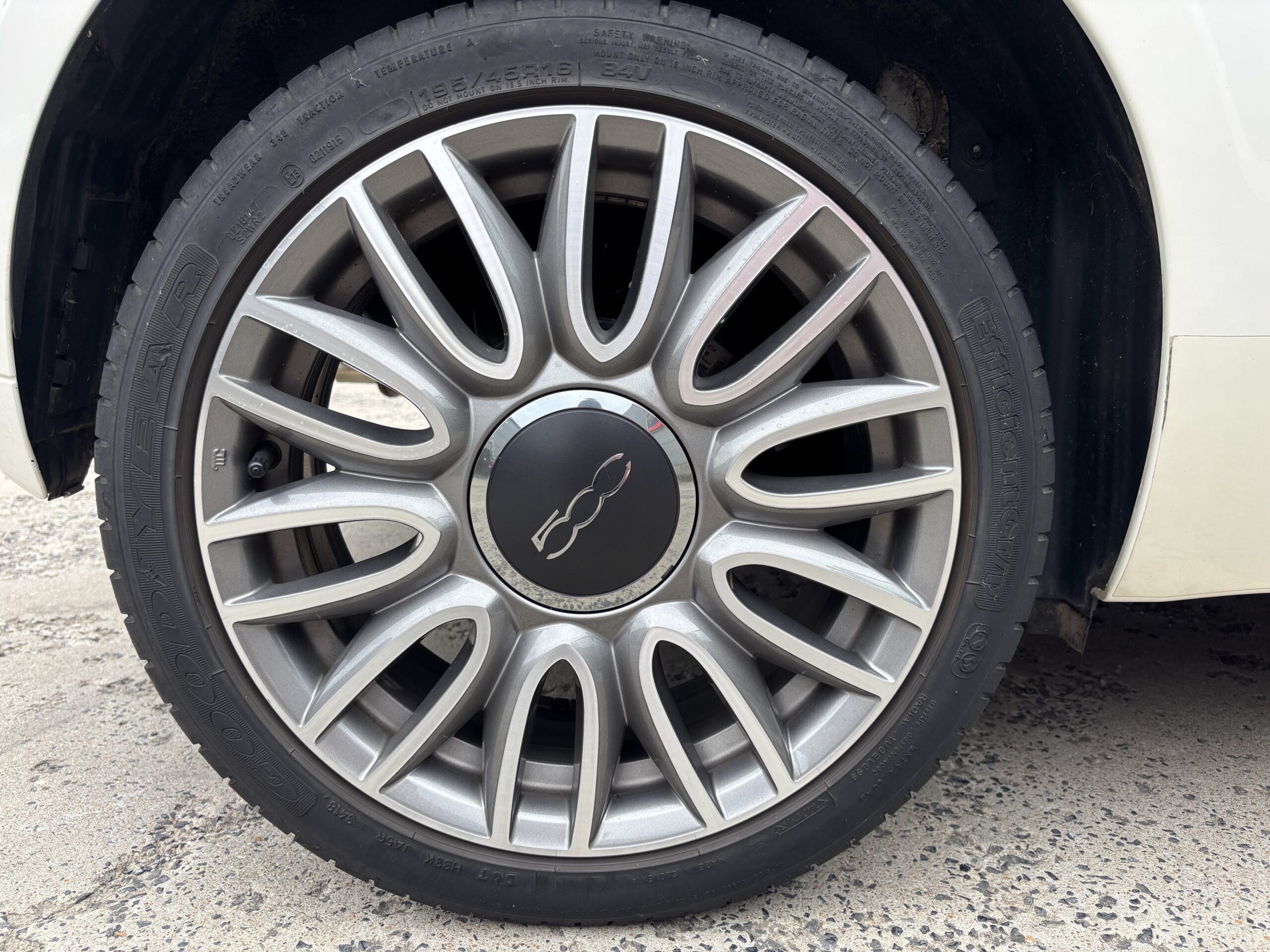
								FIAT 500 – 1.2 8V 69 LOUNGE full									