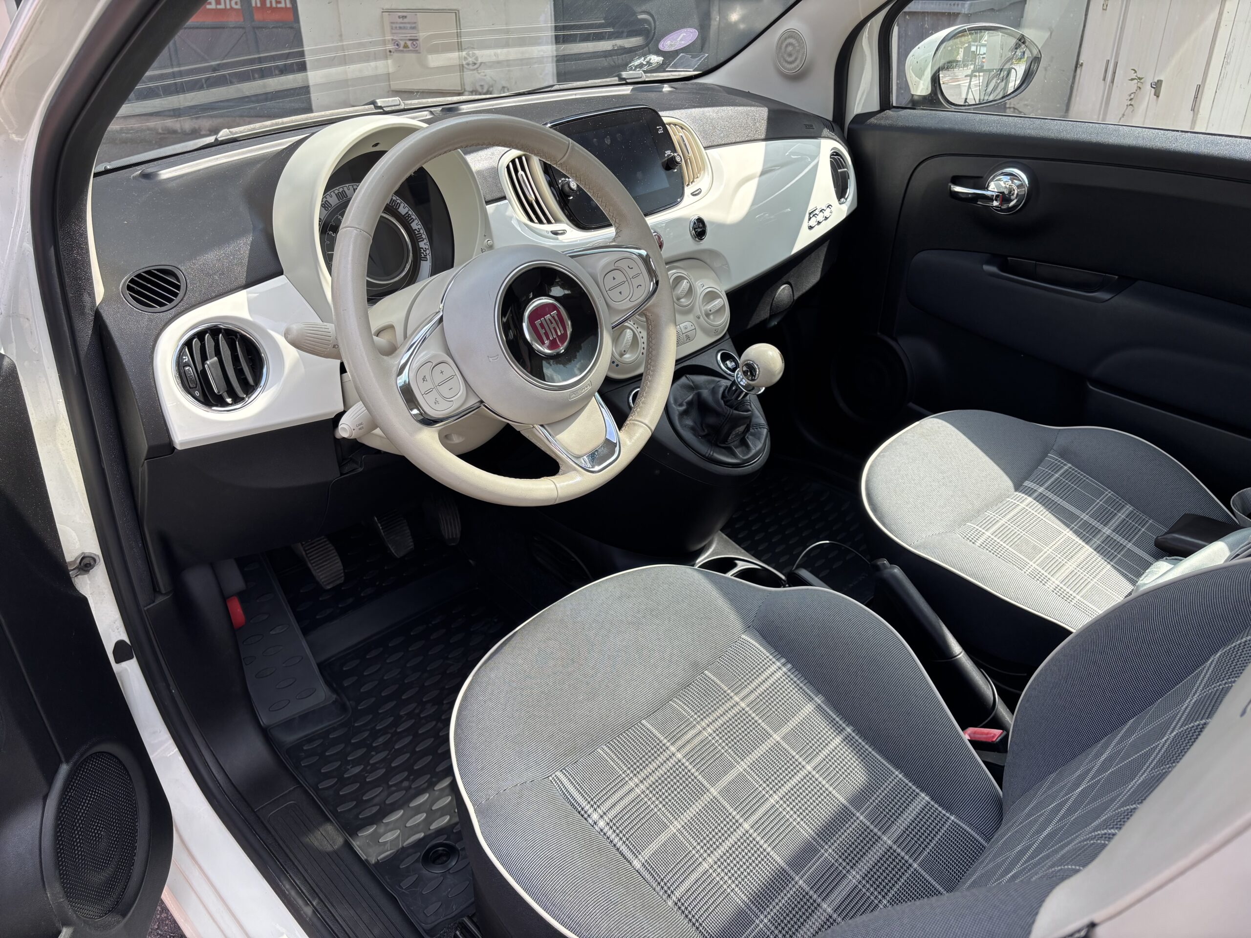 
								FIAT 500 – 1.2 8V 69 LOUNGE full									