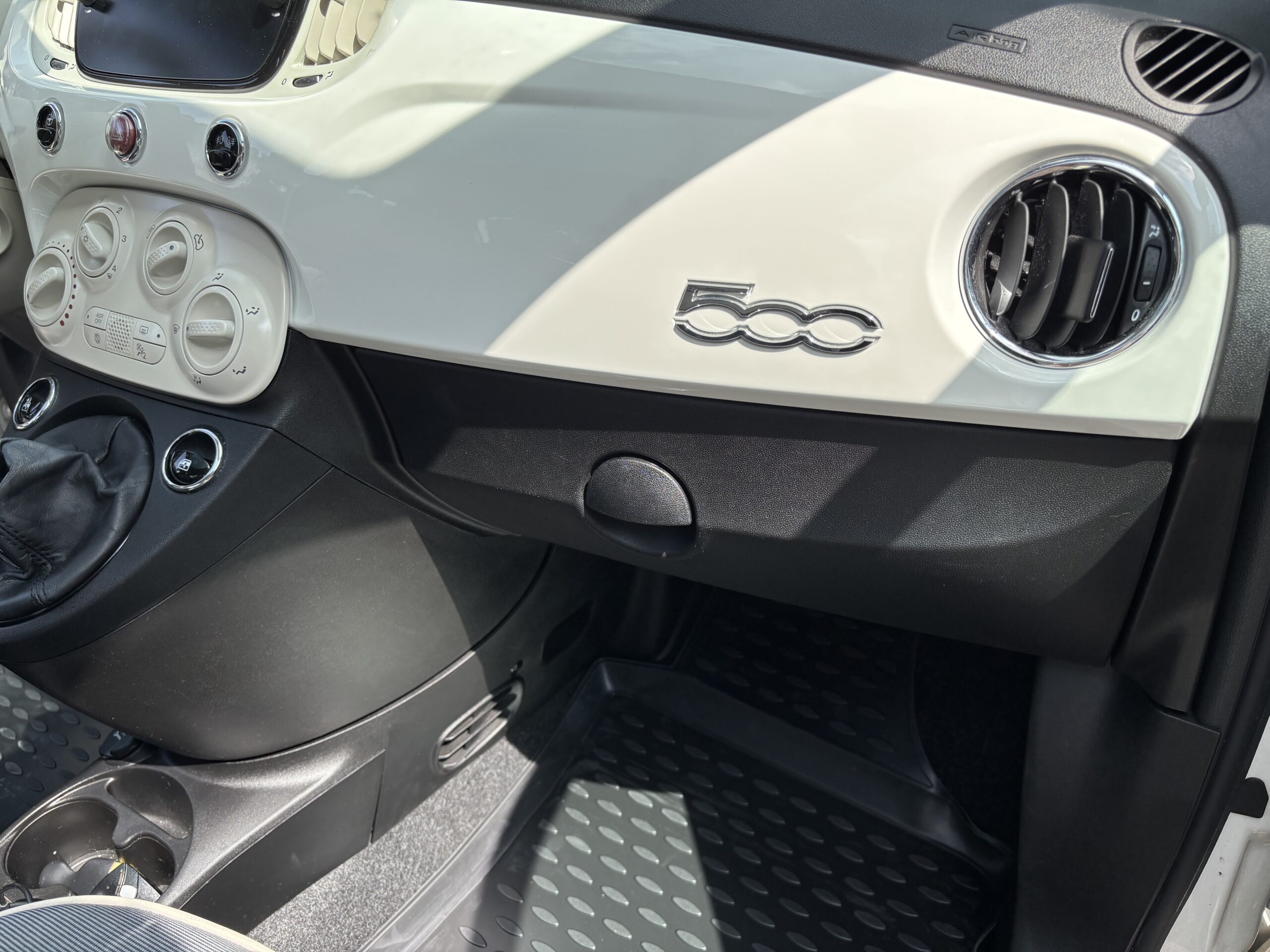 
								FIAT 500 – 1.2 8V 69 LOUNGE full									