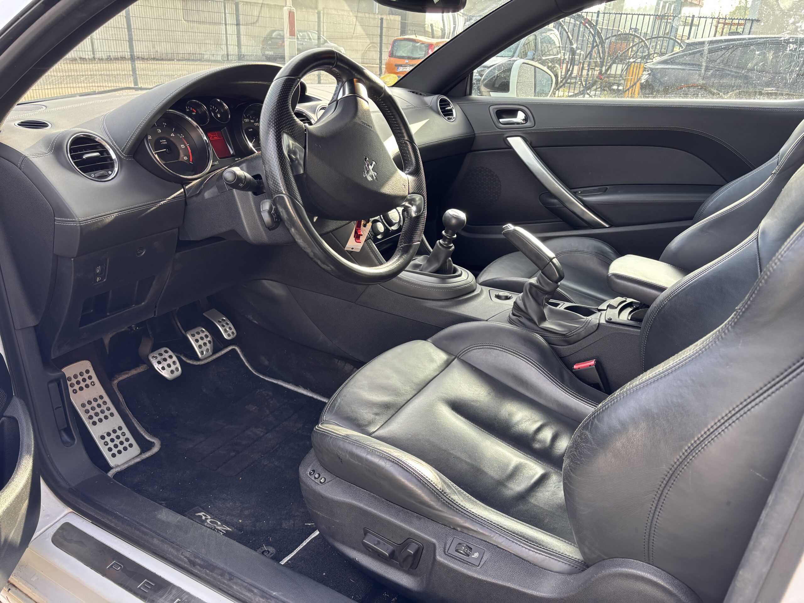 
								Peugeot RCZ 2.0 HDi – 163ch – Garantie 12 mois full									