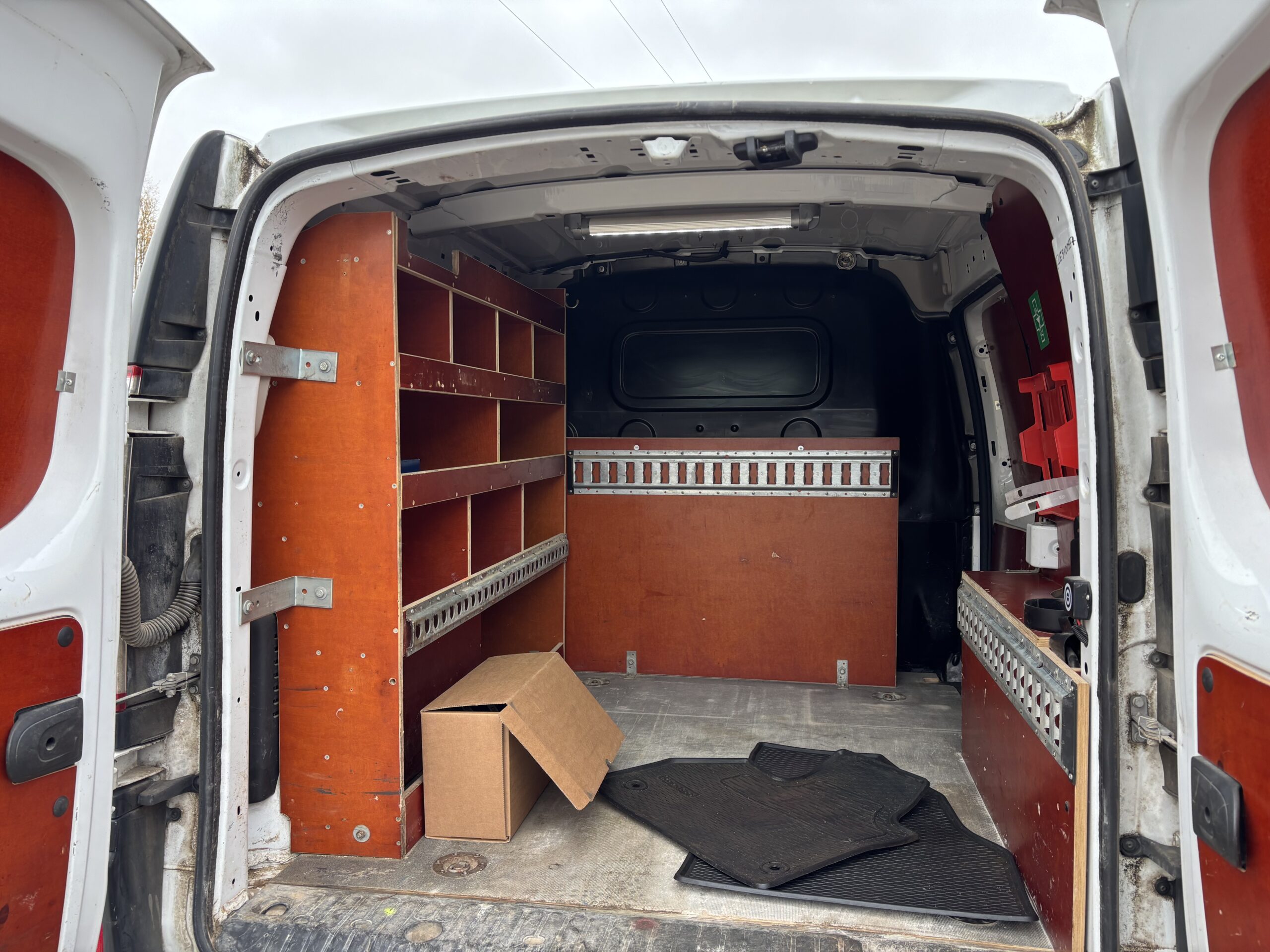 
								Renault Kangoo 1.5 DCI 90 extra R-LINK – 7500€HT full									