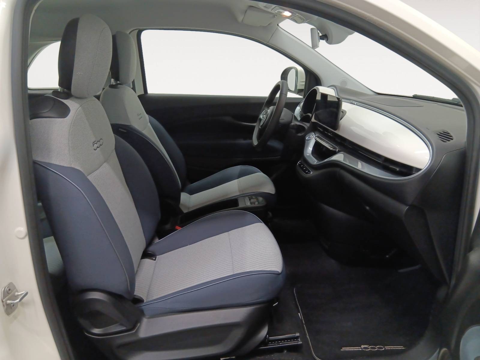 
								FIAT 500e 118 CH ICÔNE – Garantie 24 mois full									