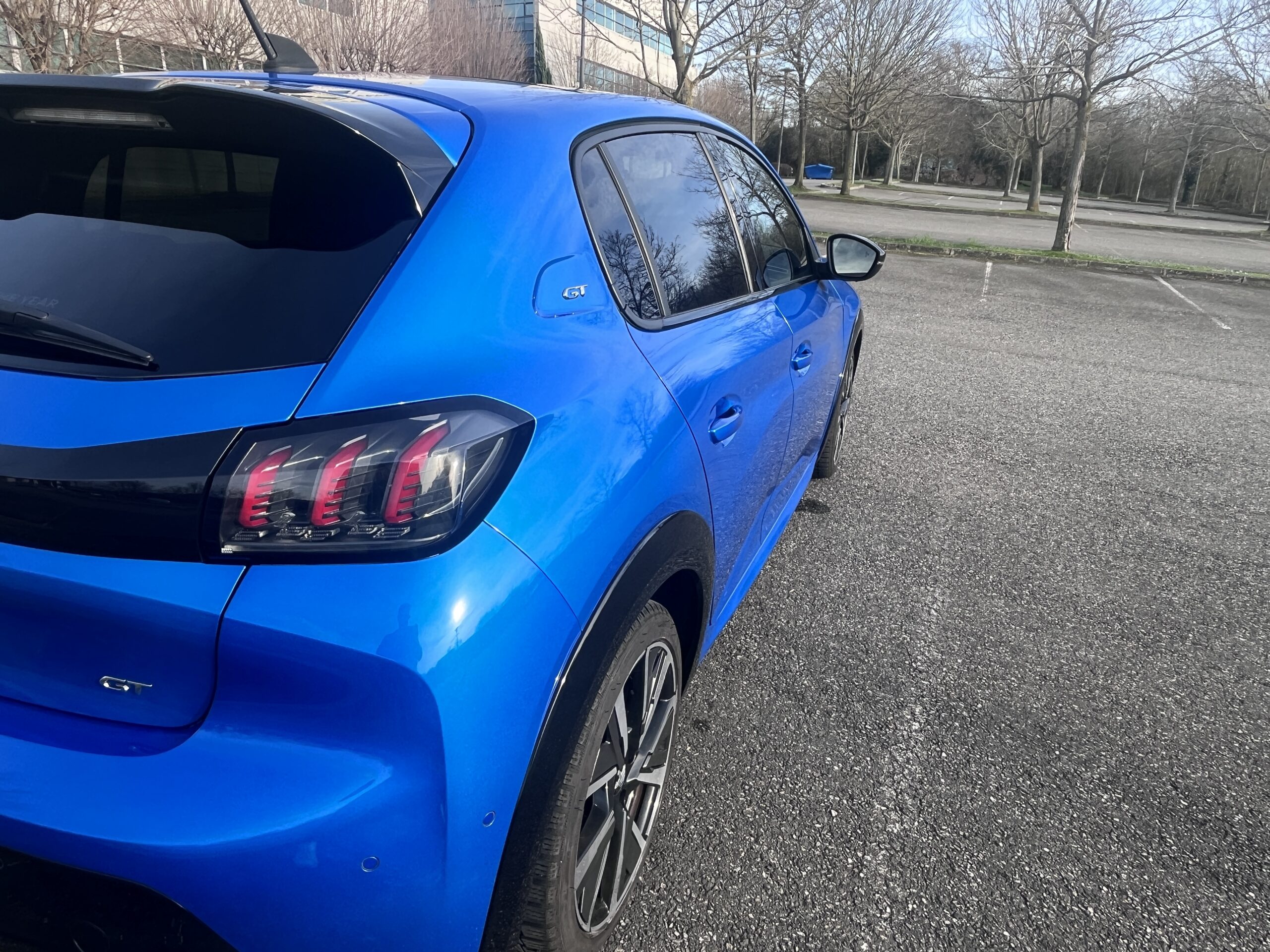 
								PEUGEOT 208 1.2 PURETECH 100 – GT EAT8 full									