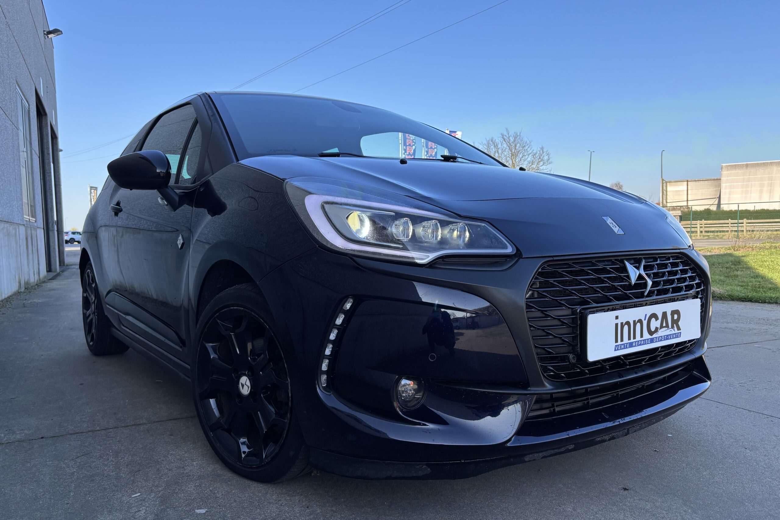 
								DS DS3 1.6 BlueHDI 100 – Série spéciale Café racer full									